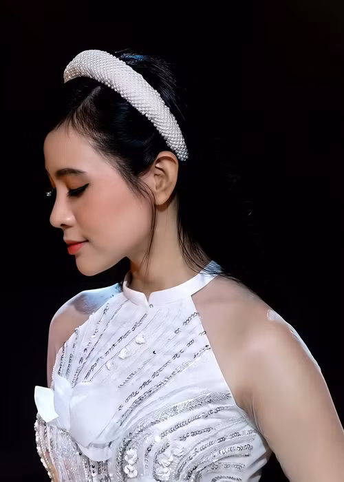 Giọng hát ngọt ngào của Quỳnh Trang được nhiều khán giả yêu thích.