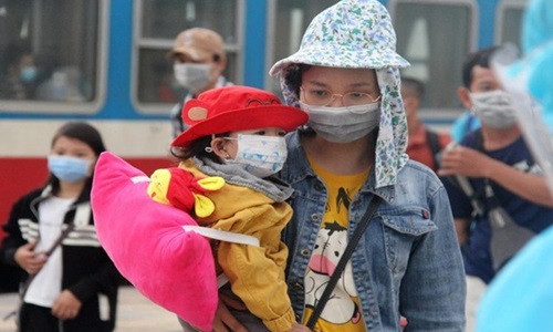 Ha Tinh khan truong sua quy dinh cach ly tre chua tiem vac xin