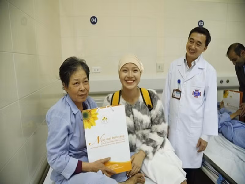 Tháng 7/2019, cô phẫu thuật cắt nửa ngực trái và điều trị theo phương pháp hóa trị kết hợp xạ trị. Ảnh: VTC