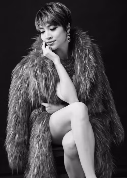 Pha Lê khẳng định giữa cô và chồng của Dương Yến Ngọc chỉ là mối quan hệ bạn bè. Sau này, dù Dương Yến Ngọc lên tiếng xin lỗi, Pha Lê vẫn tuyên bố sẽ hận Dương Yến Ngọc cả đời. Ảnh: Lao động