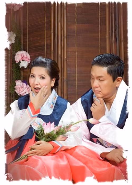 Năm 2018, nữ diễn viên phim “Mùi ngò gai” tiếp tục vướng nghi vấn ly hôn. Lập tức, Ngọc Trinh phủ nhận tin đồn này. Ảnh: Tiếp thị và gia đình