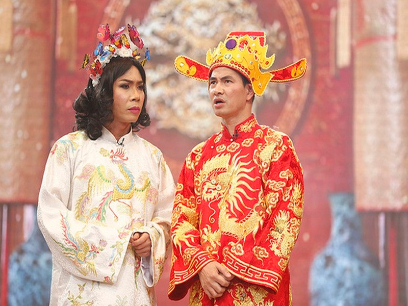 Trên sân khấu, Công Lý - Xuân Bắc diễn ăn ý. Năm nay, cả hai đều vắng mặt ở Táo Quân. Chia sẻ về Ảnh: Dân Trí