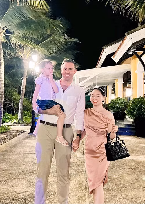 Nữ diễn viên phim "Bố già" hiện tại có tổ ấm hạnh phúc bên chồng ngoại quốc và con gái.