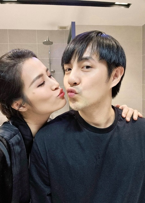 Nữ ca sĩ hạnh phúc vì Ông Cao Thắng khéo chăm con, là người chồng tâm lý.