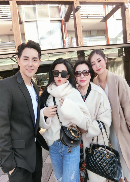 Sau hôn lễ, Đông Nhi vẫn giữ được mối quan hệ tốt đẹp với gia đình nhà chồng.