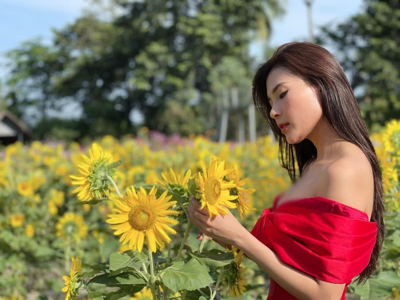 Ở đời thường lẫn khi đi sự kiện, Thúy Diễm đều trở thành tâm điểm của mọi ánh nhìn.