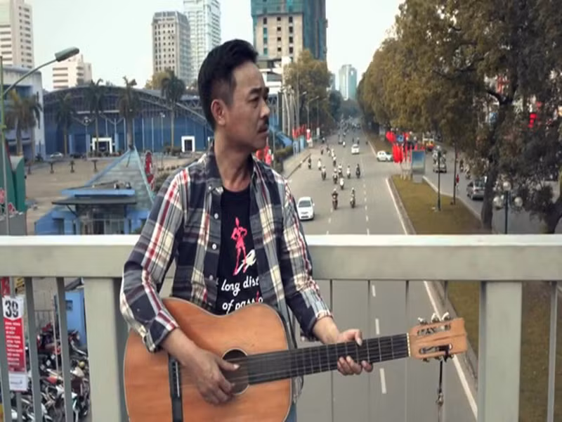 Suốt nhiều năm qua, Quốc Khánh xuất hiện với hình ảnh giản dị. Ảnh: Giadinhnet