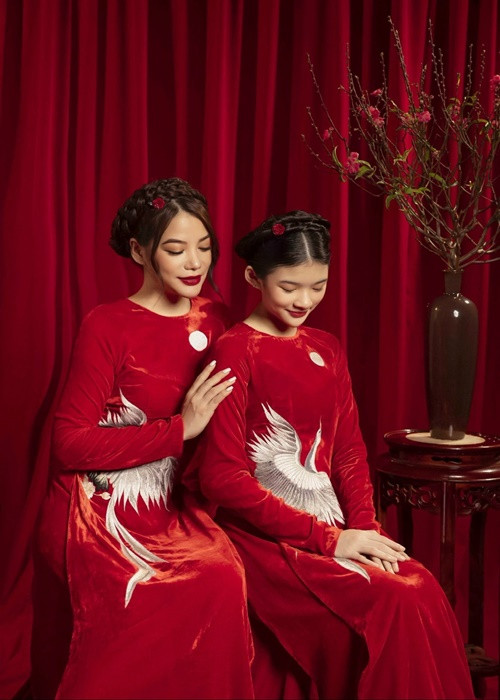 Bước vào độ tuổi 14, Devon cao ráo, xinh đẹp.