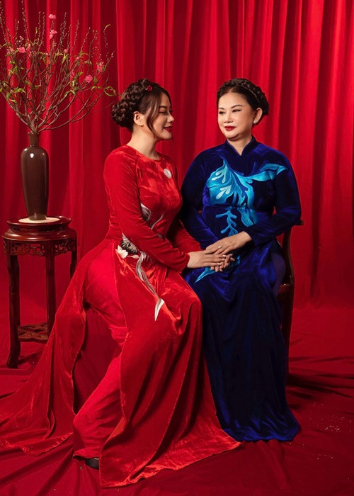 Trương Ngọc Ánh bật mí, mẹ ruột là hoa khôi một thời.