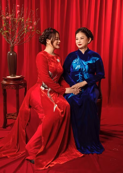 Trương Ngọc Ánh bật mí, mẹ ruột là hoa khôi một thời.