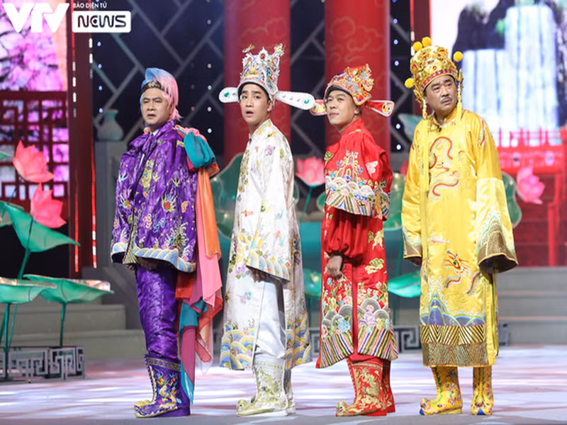 Nghệ sĩ Quốc Khánh diện trang phục Ngọc Hoàng quen thuộc. Ảnh: VTV