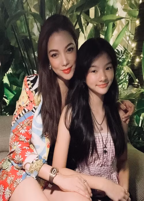 Trong những năm qua, bé Bảo Tiên là động lực lớn nhất để Trương Ngọc Ánh vượt qua những khó khăn trong cuộc sống lẫn công việc. Ảnh: FB Trương Ngọc Ánh