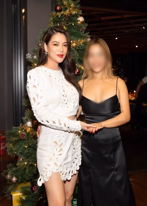 Ngày trẻ, vợ cũ của Trần Bảo Sơn từng nhận giải Hoa hậu Noel Hà Nội. Ảnh: FB Trương Ngọc Ánh