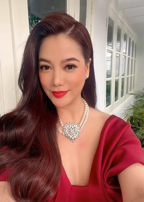 Hiện tại, Trương Ngọc Ánh gần như có trong tay tất cả mọi thứ từ nhan sắc, sự nghiệp đến tình duyên. Ảnh: FB Trương Ngọc Ánh