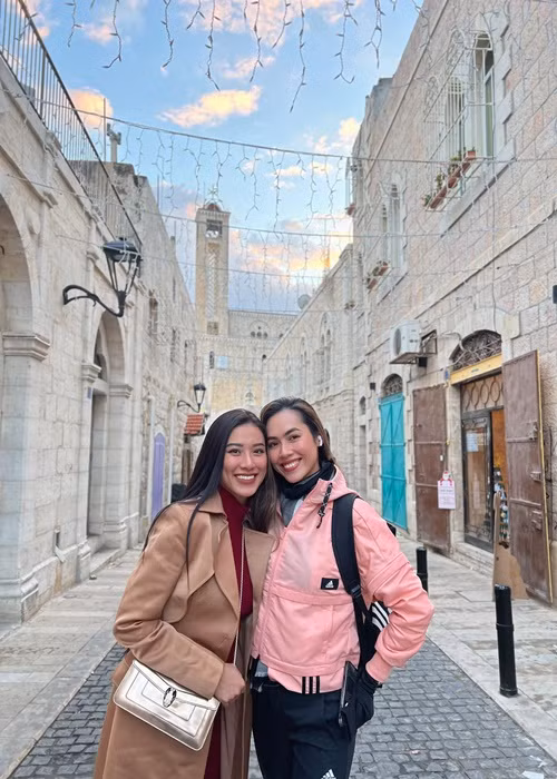 Hoàng My gửi lời xin lỗi đến các nhà thiết kế vì không thể tham gia được show thời trang.