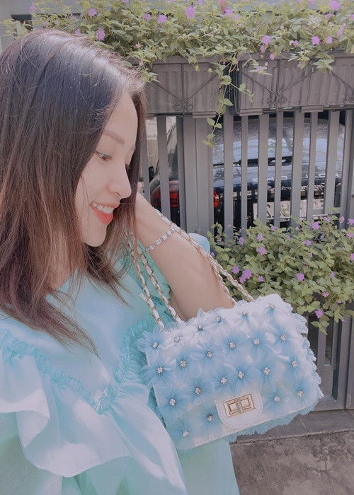 Nữ MC mang bầu con gái, đặt tên con ở nhà là Vừng.