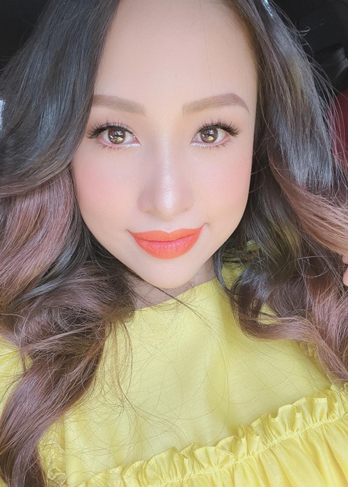 Khoảng 1 tháng trước, cô than thở bị sụt cân.