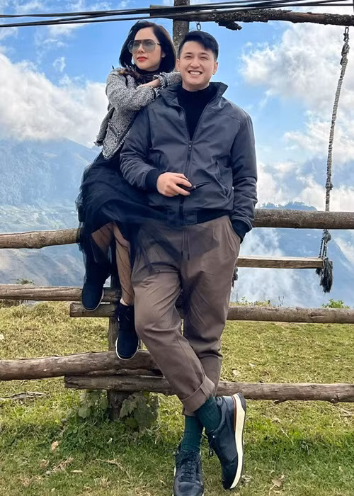 Bạn gái của Huỳnh Anh vừa khoe loạt ảnh trong chuyến du lịch.