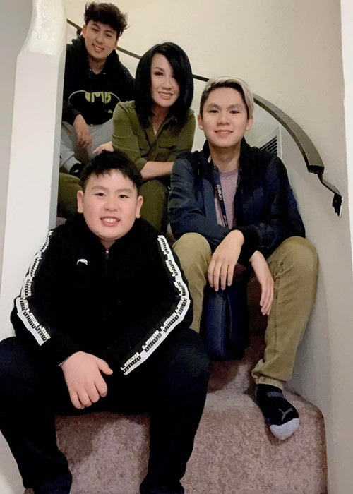 Phương Trinh hiện tại vẫn là mẹ đơn thân của 3 cậu con trai.