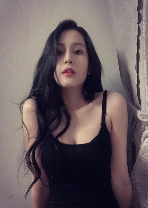 Sau lùm xùm tình ái với Jack, Thiên An liên tục khoe sắc vóc “gái một con trông mòn con mắt”.