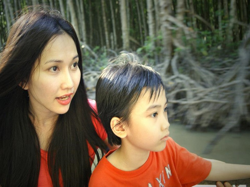 Bé Sonic sinh năm 2005, là trái ngọt của diễn viên Kim Hiền và chồng cũ DJ Phong.