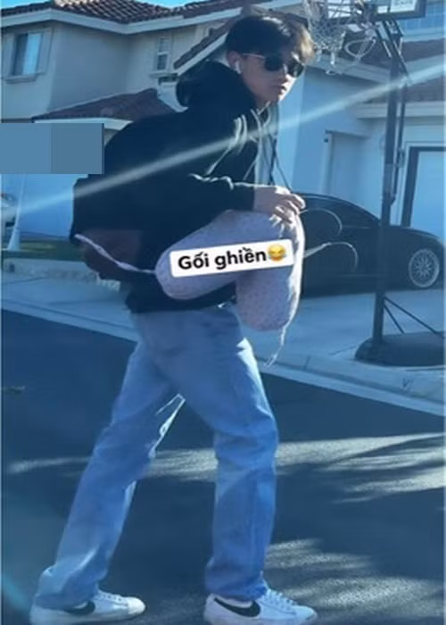 Nhiều người ngạc nhiên trước ngoại hình trổ mã, có chiều cao 1m85 của con trai Kim Hiền ở tuổi 17.