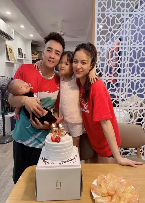 Vợ chồng Đỗ Duy Nam có hai con chung: đủ nếp, đủ tẻ.