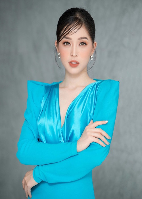 Sinh năm 1998, Á hậu Phương Nga cũng là mỹ nhân Việt cầm tinh con hổ. Cô giành danh hiệu á hậu 1 cuộc thi Hoa hậu Việt Nam 2018 và lọt top 10 cuộc thi Hoa hậu Hòa bình Quốc tế 2018.