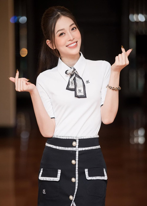 Năm 2021, nàng á hậu theo học ngành truyền thông xã hội tại một trường đại học. Hiện tại, Phương Nga theo đuổi công việc MC, BTV.