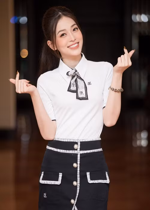 Năm 2021, nàng á hậu theo học ngành truyền thông xã hội tại một trường đại học. Hiện tại, Phương Nga theo đuổi công việc MC, BTV.