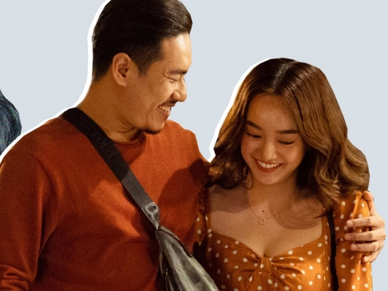 Kiều Minh Tuấn chia sẻ, khi đóng "Tiệc trăng máu", đôi lúc anh bị nồng nhiệt quá như trong cảnh hôn nên đạo diễn bảo phải tiết chế lại. Ảnh: VTC