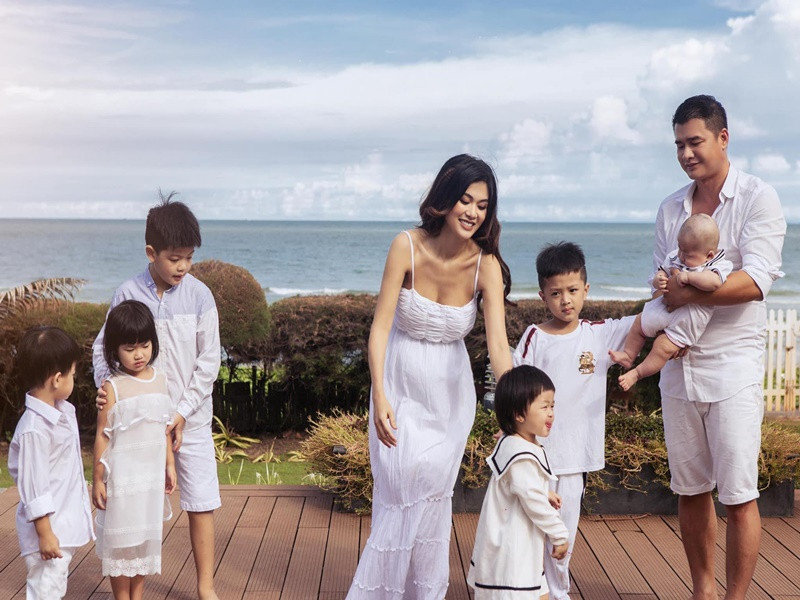 Từng 6 lần sinh nở, Hoa hậu Oanh Yến vẫn giữ được vóc dáng thon gọn. Ảnh: FB Oanh Yến