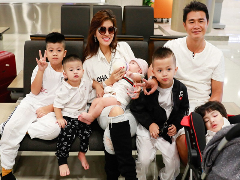 Người đẹp thuê 4 người giúp việc để chăm lo cho 6 người con. Ảnh: Sức khỏe và đời sống