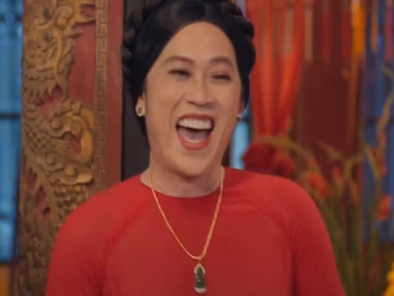 Đây không phải là lần đầu tiên Hoài Linh giả gái sau tuyên bố ngừng hóa trang thành nữ vào năm 2011. Ảnh: Dân Việt