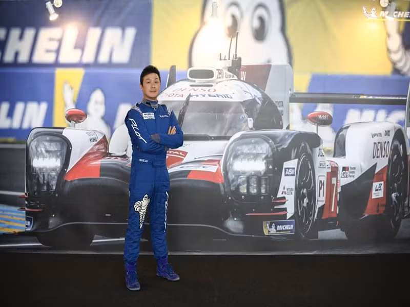 Vẻ ngoài phong độ của Anh Tuấn đốn tim nhiều khán giả nữ.