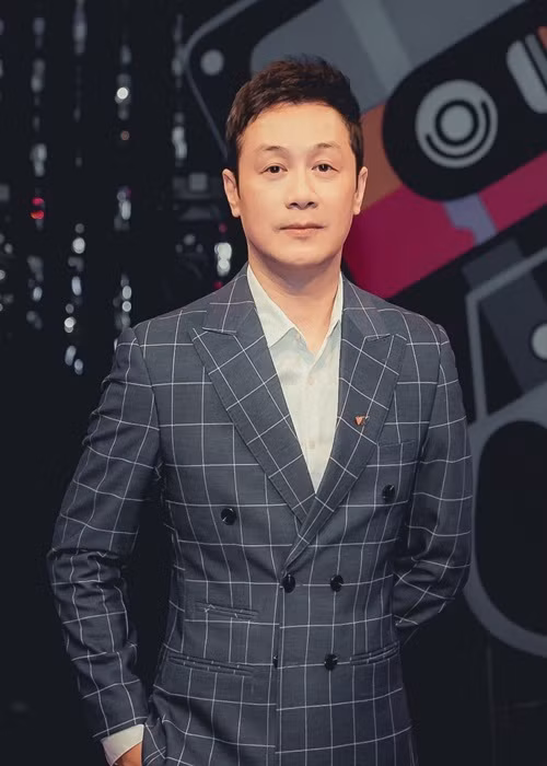 Tên tuổi của Anh Tuấn gắn liền với các chương trình Trò chơi âm nhạc, MTV, Quán thanh xuân.