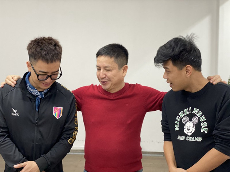 Ngoài các nghệ sĩ gạo cội, Táo Quân 2022 còn có sự tham gia các diễn viên trẻ như Đỗ Duy Nam, Trung Ruồi, Dũng Hớn. Ảnh: VTV