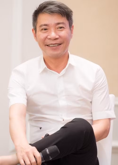 Đến nay, nghệ sĩ Công Lý vẫn vắng mặt trong các buổi tập luyện. Mới đây, nghệ sĩ Quang Thắng chia sẻ, anh nghĩ khả năng Công Lý tham gia Táo Quân 2022 là 80%. Hiện tại, Công Lý tập trung hồi phục sức khỏe sau khi bị ngã phải nhập viện cách đây ít tháng. Ảnh: FB Công Lý