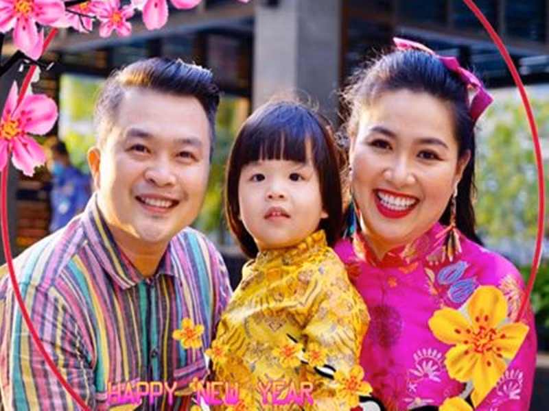 Lê Khánh lý giải, do bản thân không quen quán xuyến nên để ông xã làm công việc này tốt hơn.