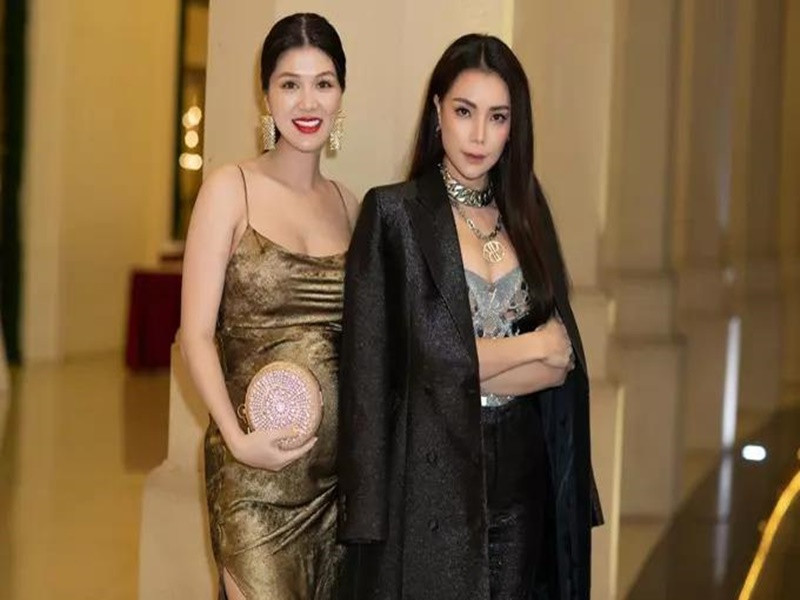 Trà Ngọc Hằng - Oanh Yến thân thế nào trước khi “khẩu chiến“? Tra Ngoc Hang - Oanh Yen than the nao truoc khi “khau chien“?