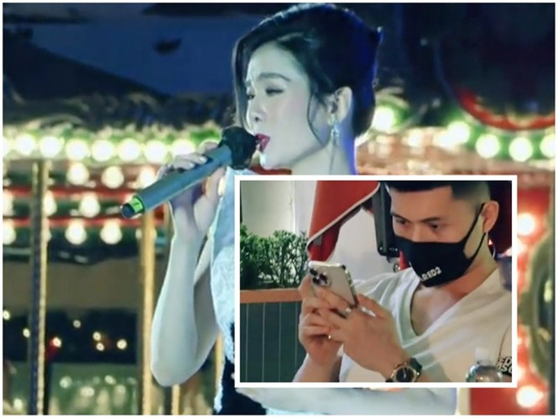 Cách đây không lâu, cư dân mạng truyền tay nhau một clip Lâm Bảo Châu lơ là Lệ Quyên đang hát trên sân khấu. Tuy nhiên, sau đó, ở một clip khác, Lâm Bảo Châu có hành động quay hình Lệ Quyên đang hát trên sân khấu. Ảnh: Vietnamnet