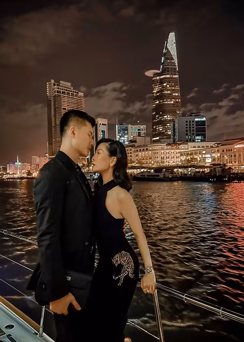 Lệ Quyên và tình trẻ hiện tại hạn chế chia sẻ hình ảnh bên nhau. Ảnh: FBNV