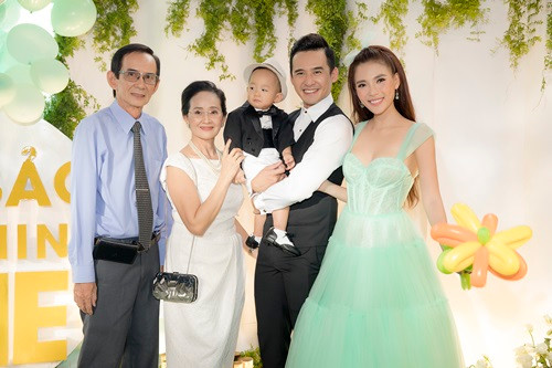 Tinh duyen vien man cua 3 sao Viet tuoi Dan-Hinh-4