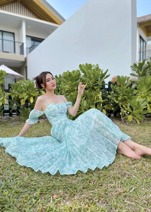 “Gái chưa chồng” Lan Ngọc có gương mặt xinh đẹp, body nuột nà.