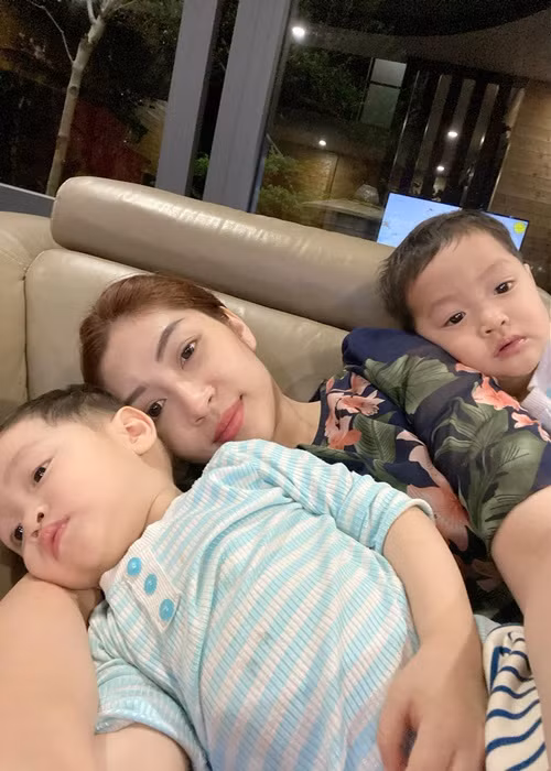 Sau gần 1 năm hôn nhân tan vỡ, Thu Thảo có sự khởi sắc về công việc.