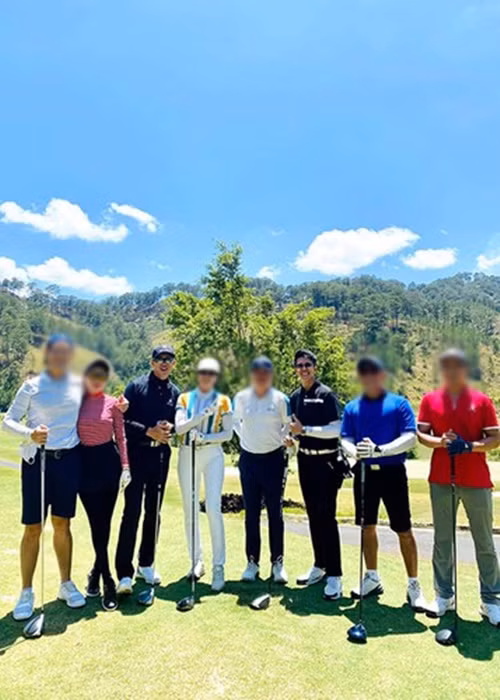 Criss Lai và Matt Liu không ít lần gặp mặt khi đi đánh golf. Ảnh: FB Matt Liu