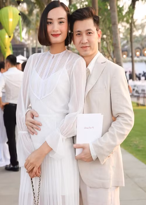 Đối mặt với những lời bàn tán, Đỗ An và Lê Thúy không lên tiếng mà chỉ tập trung xây dựng tổ ấm sau đám cưới năm 2015.