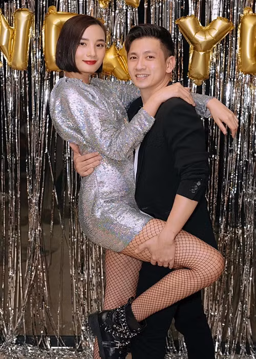 Kỷ niệm 7 năm ngày cưới, Lê Thúy viết: “Người ta không bao giờ biết trước tương lai. Nhưng hãy an tâm rằng ở phía trước anh luôn có em”.