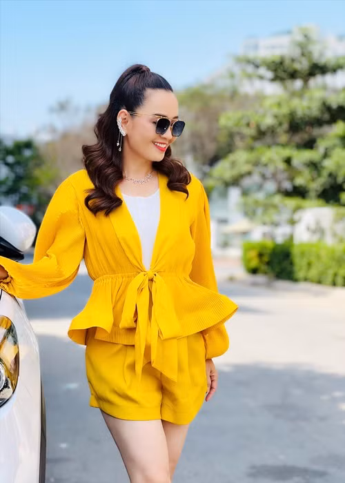 Nữ diễn viên Hoài An sinh năm 1974, được biết đến qua loạt phim "Người đẹp Tây Đô", "Đất phương Nam", "Gọi giấc mơ về".