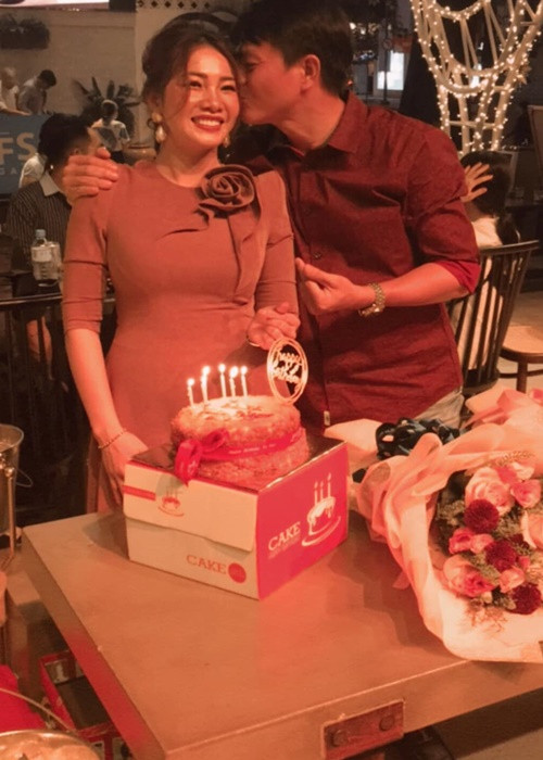 Thanh Trúc tin tưởng Cao Minh Đạt nên không bao giờ ghen tuông khi chồng đóng cảnh thân mật với bạn diễn nữ.